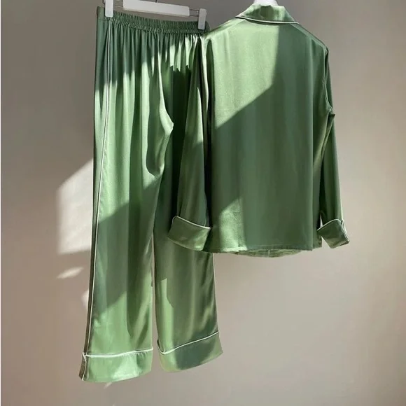 Olivia von Halle 100% silk pajamas set - Picture 2 of 15